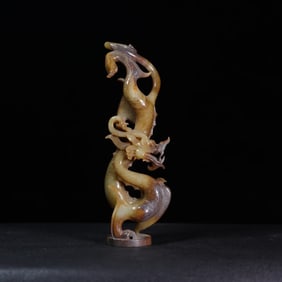 A piece of ancient Hetian jade Han Dynasty jade dragon