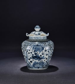 A Ming Hongwu mackerel algae pattern lid jar