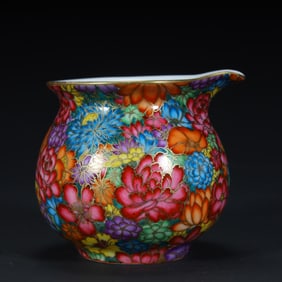 Qing Dynasty Qianlong enamel color "Hundred flowers do not fall to the ground" fair cup