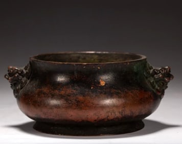A copper amphora from the Qing Dynasty