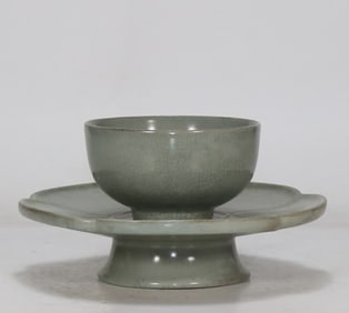 A set of Southern Song Dynasty Ru kiln cups