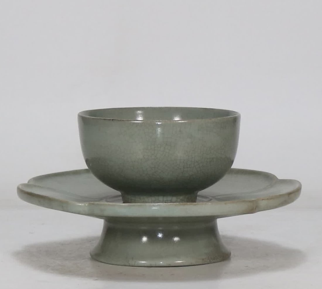 A set of Southern Song Dynasty Ru kiln cups (1 of 9)