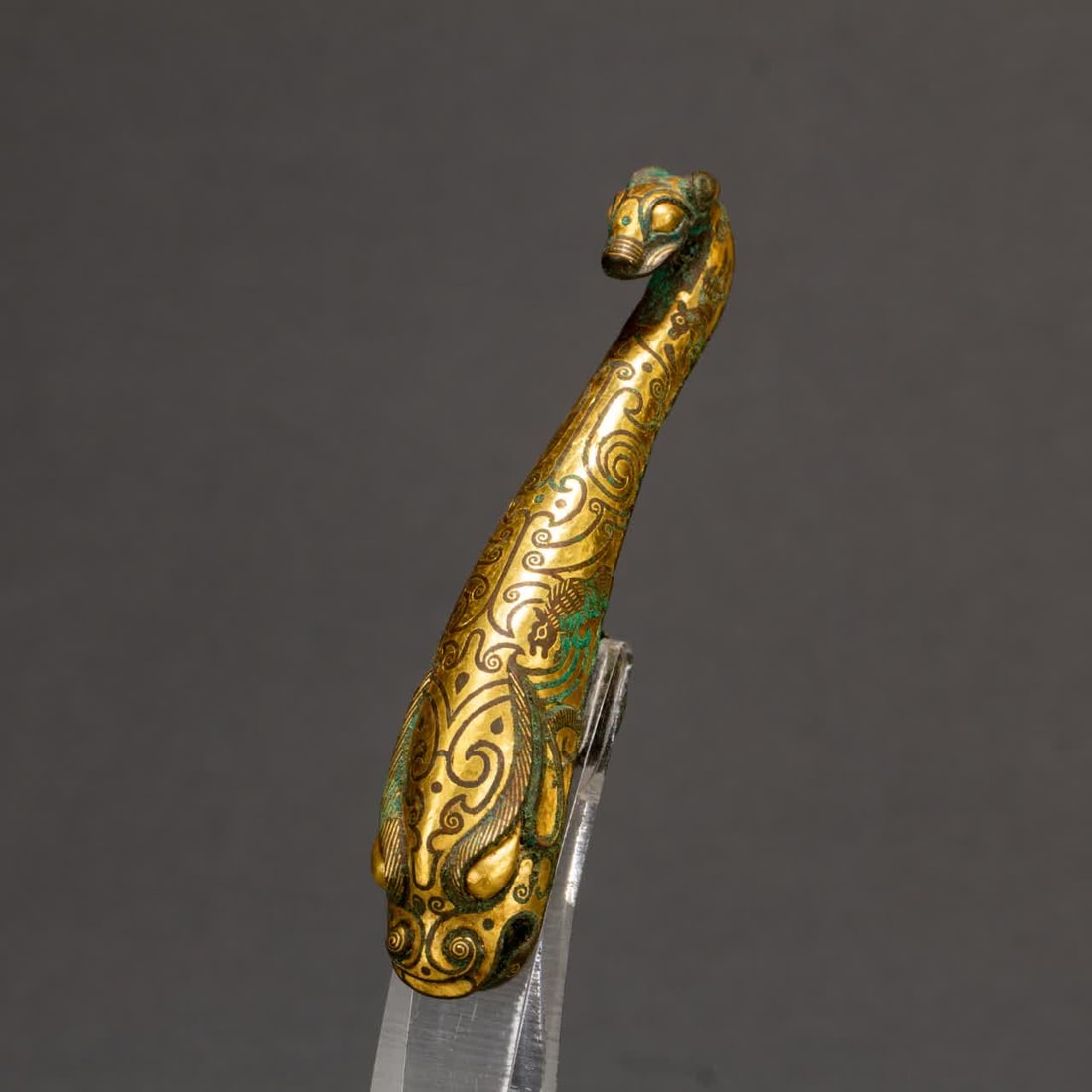 A Han Dynasty bronze Cuojin belt hook (1 of 9)