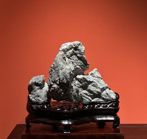 A Qing Dynasty Lingbi stone study mountain type study house mountain