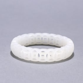 A Qing Dynasty Hetian jade money pattern bracelet