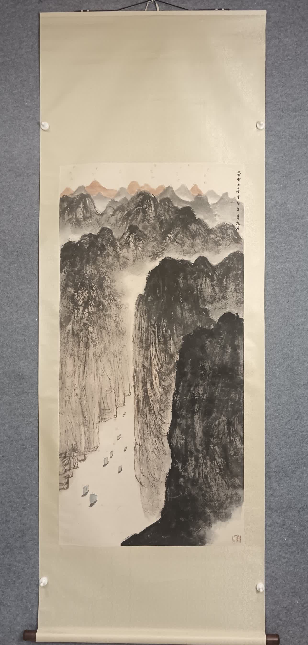 A landscape map of Fu Baoshi: Fu Baoshi's landscape painting SIZE: Core 68x139cm (The Dimensions Of All Batches Are Manually Measured.If You Need More Detailed Information, Please Contact Our Customer Service Before Bidding.)