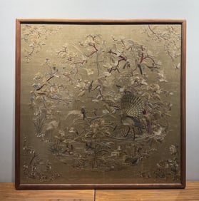 A piece of Qing Dynasty Cantonese embroidery "A Hundred Birds Singing"