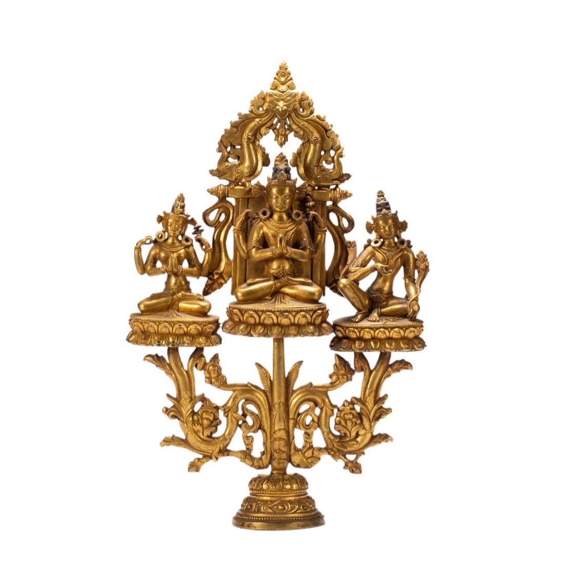 A bronze gilt Buddha statue of the Qing Dynasty: Qing Dynasty copper gilt Buddha statue SIZE: L:28cm W:7 H:45cm W:4320g (The Dimensions Of All Batches Are Manually Measured.If You Need More Detailed Information, Please Contact Our Customer Service B