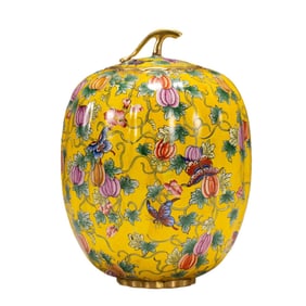 A Qing Dynasty copper-gilt painting enamel melon-shaped jar