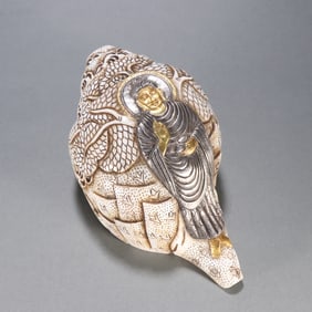 A piece of pure silver and pure gold pharmacist snail