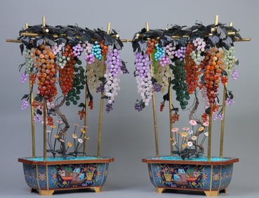 A pair of cloisonné basin jade grape bonsai during the foreign exchange period