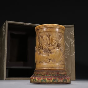 A Qing Dynasty Shoushan stone carved Shanzi character pen holder