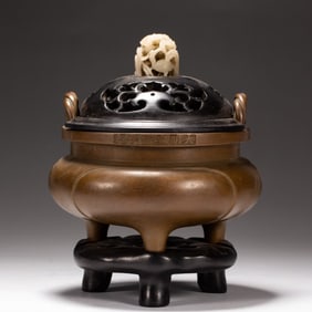 A copper amphora from the Qing Dynasty