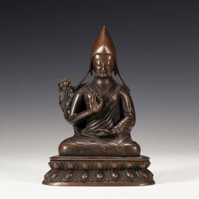 A bronze Buddha statue of the Qing Dynasty