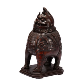 A piece of Qing Dynasty bamboo carving auspicious beast aromatherapy