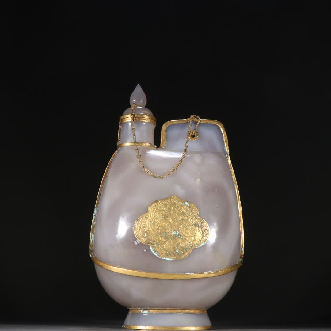 A Liao gold agate gold-clad leather pot (1 of 9)