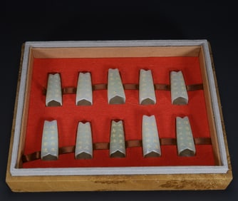 Qing Dynasty Hetian jade relic tube