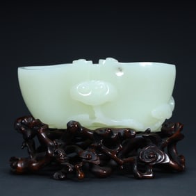 Qing Dynasty Hetian jade ruyi pattern washed