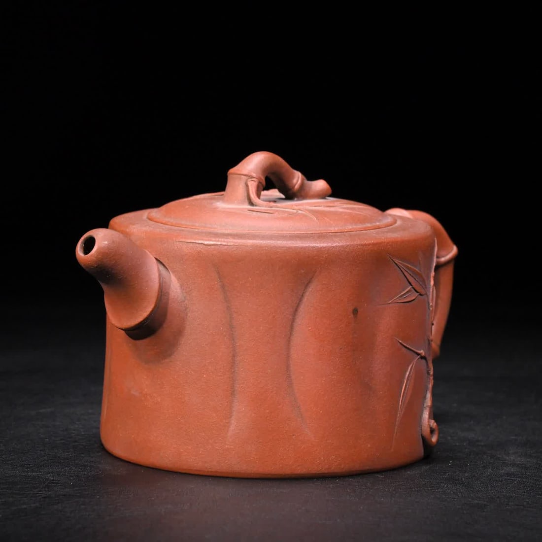 A bamboo pattern purple clay pot: Bamboo pattern purple clay pot SIZE: Height 8.5cm Width 16.5cm (The Dimensions Of All Batches Are Manually Measured.If You Need More Detailed Information, Please Contact Our Customer Service Before Bi