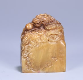 A Qing Dynasty Deng Shiru Tian Huang Shilong Pattern Button Seal