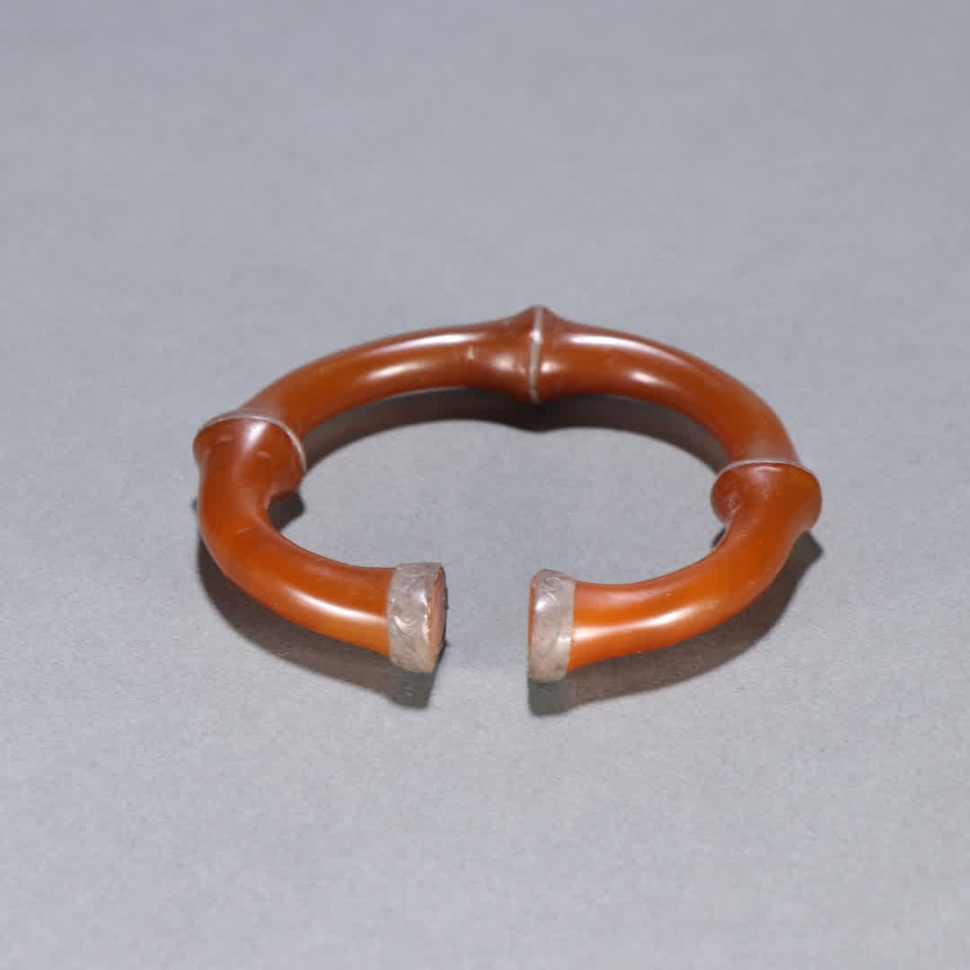 A piece of agate silver bracelet: Agate-wrapped silver bracelet SIZE: Inner diameter 6.2cm width 1.4cm Weight 38g (The Dimensions Of All Batches Are Manually Measured.If You Need More Detailed Information, Please Contact Our Customer