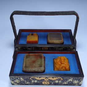 Qing Dynasty lacquered beam box with Tian Huang and Shoushan stone seals