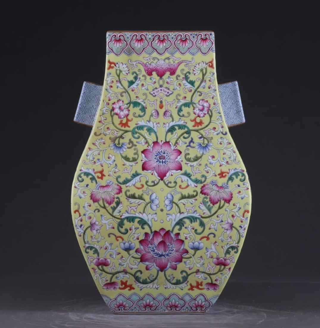 A Qing Yongzheng powder gold-painted flower amphora: Qing Yongzheng powder gold-painted flower double ears SIZE: Height 32cm Belly diameter 20cm (The Dimensions Of All Batches Are Manually Measured.If You Need More Detailed Information, Please Contact O