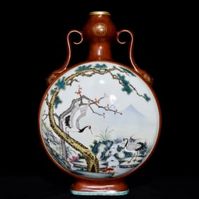 A Qing Qianlong wood grain glaze consecrated pastel flower and bird pattern flat bottle