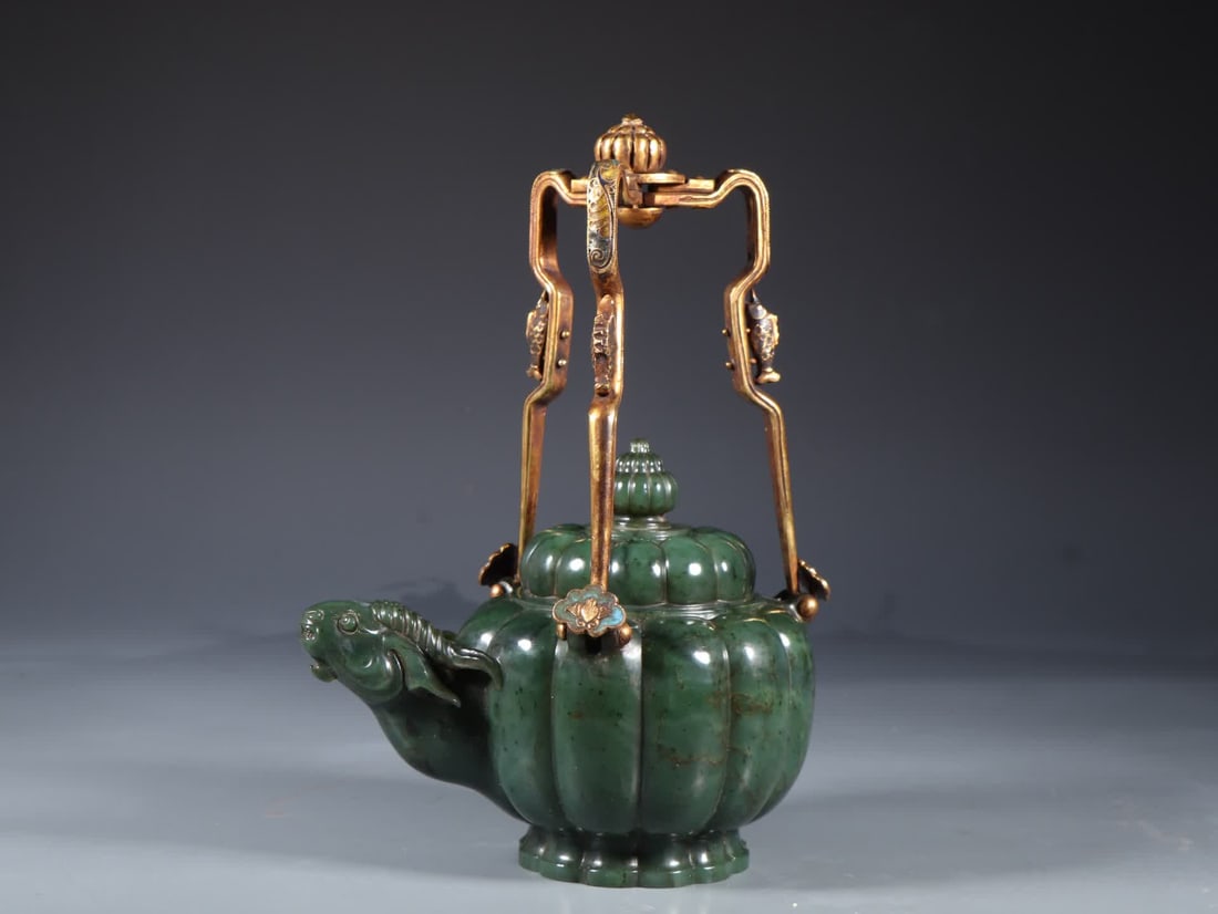 A Hetian jasper beam pot from the Qing Dynasty: The Hetian jasper beam pot of the Qing Dynasty SIZE: Length 18cm Width 11.8cm Height 25cm Weight 1020g (The Dimensions Of All Batches Are Manually Measured.If You Need More Detailed Information, Pleas