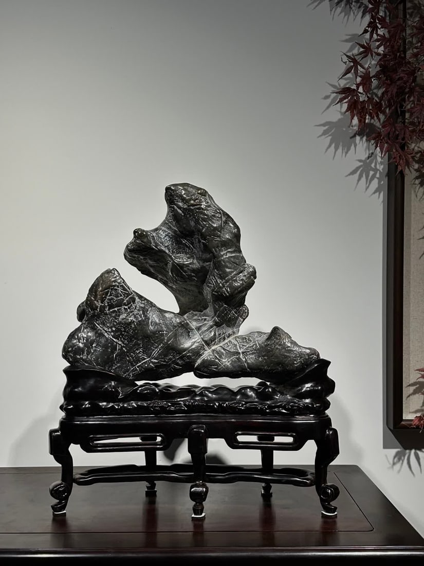 A Qing Dynasty Lingbi stone study room exquisite Shanzi study ornament (1 of 6)