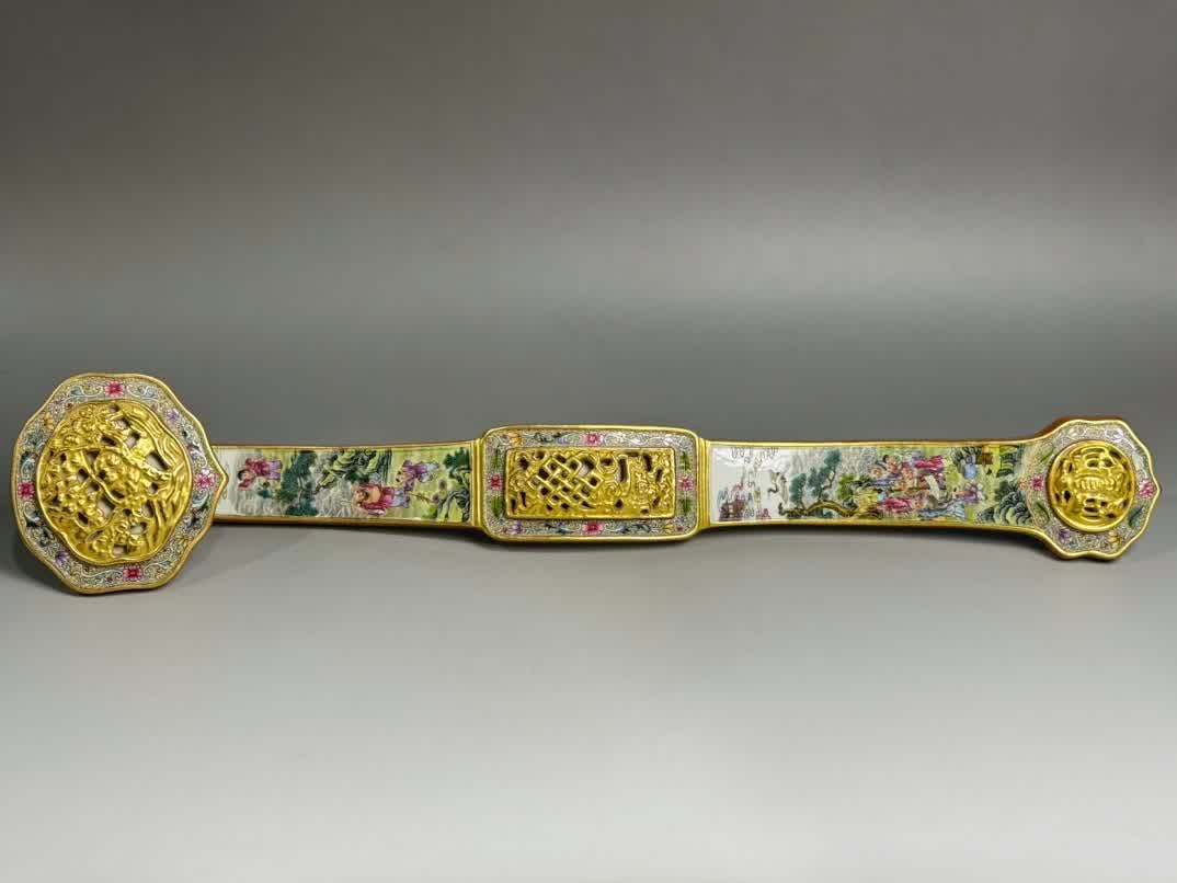 A piece of Qianlong year of the Qing Dynasty Gu Yuexuan pattern hollow carving gold painting The (1 of 9)