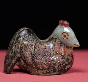 A Han Dynasty lacquer painted gold-painted chicken ornament