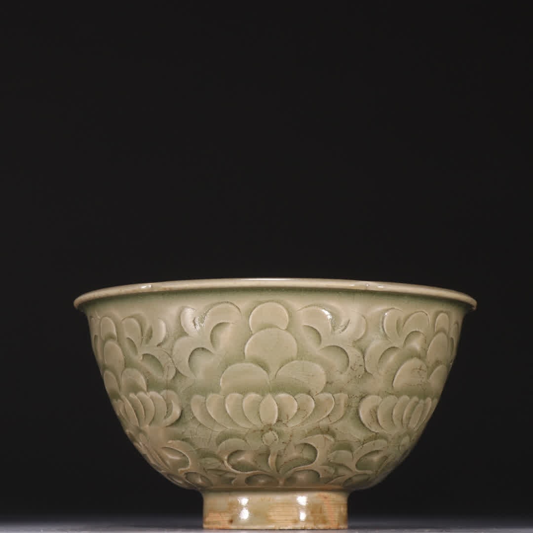 A Song Dynasty Yaozhou kiln pattern cup: Song Dynasty Yaozhou kiln pattern cup SIZE: Height 6.2cm Width 11cm (The Dimensions Of All Batches Are Manually Measured.If You Need More Detailed Information, Please Contact Our Customer Service Befo