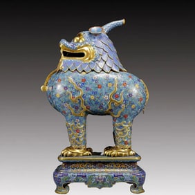 A pair of cloisonné enamel ends of the Qing Dynasty