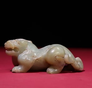 A piece of Han Dynasty jade beast handle