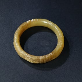 An ancient jade cicada pattern jade bracelet