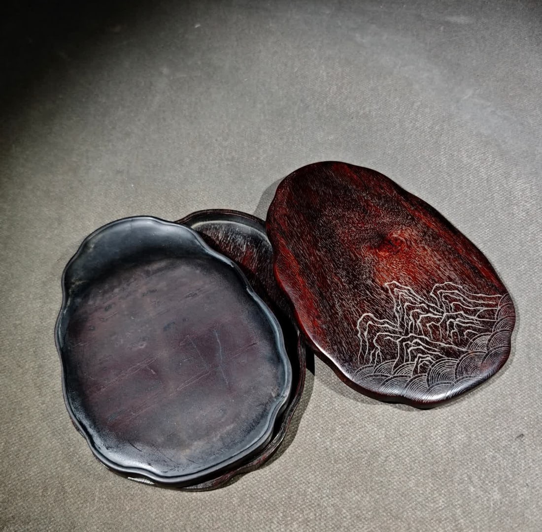 A Qing Dynasty pit stone end inkstone: Qing Dynasty pit stone duan inkstone SIZE: Length 17cm Width 12cm Thickness 1.8cm (The Dimensions Of All Batches Are Manually Measured.If You Need More Detailed Information, Please Contact Our Custome