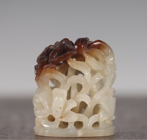 A piece of Qing Dynasty Hetian seed material furnace top