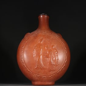 A Qing Dynasty gourd lady picture holding the moon bottle