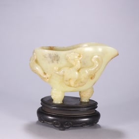 A Ming Dynasty Hetian jade dragon pattern cup