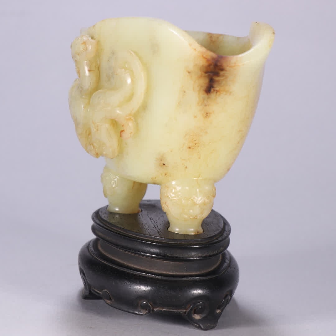 A Ming Dynasty Hetian jade dragon pattern cup - 3