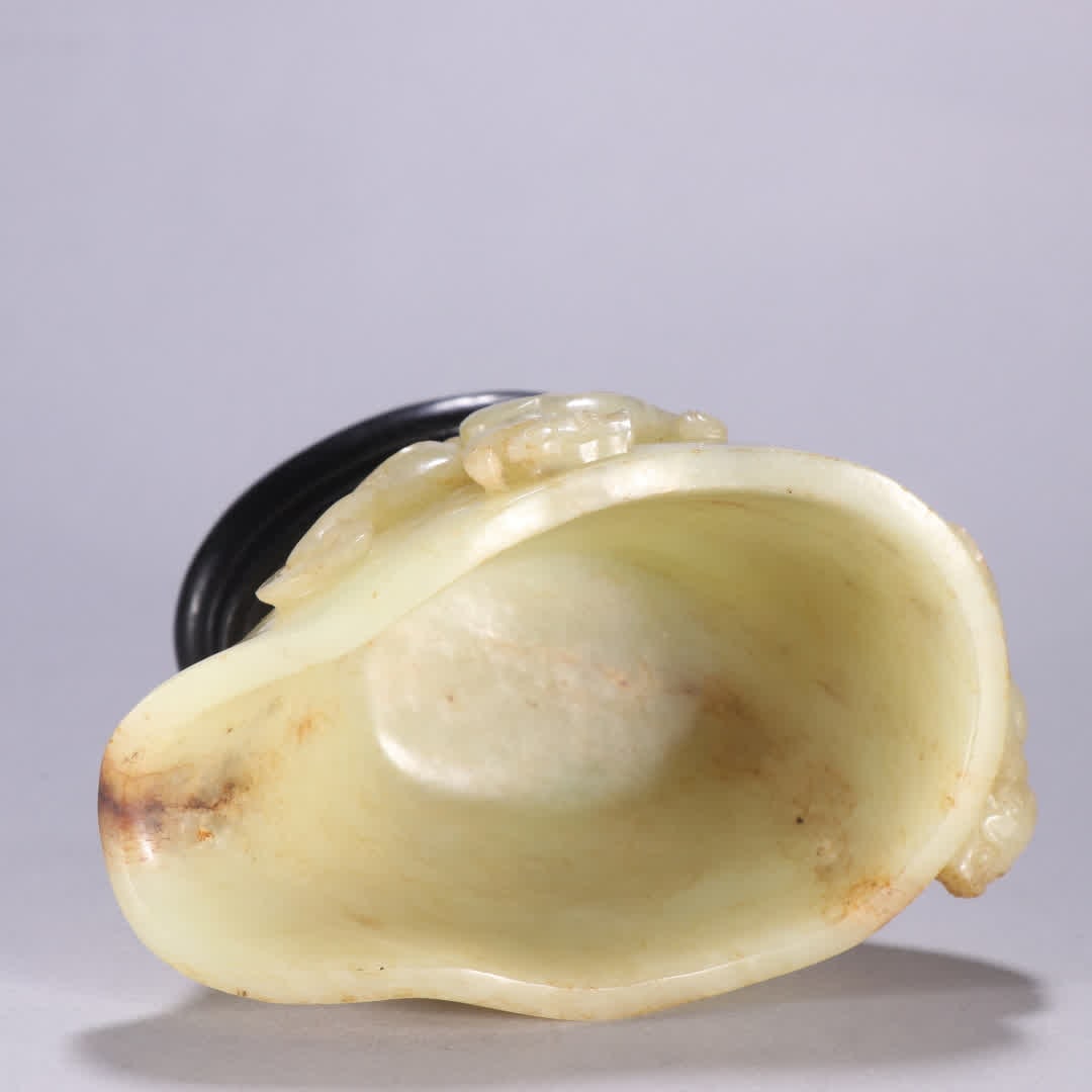 A Ming Dynasty Hetian jade dragon pattern cup - 8