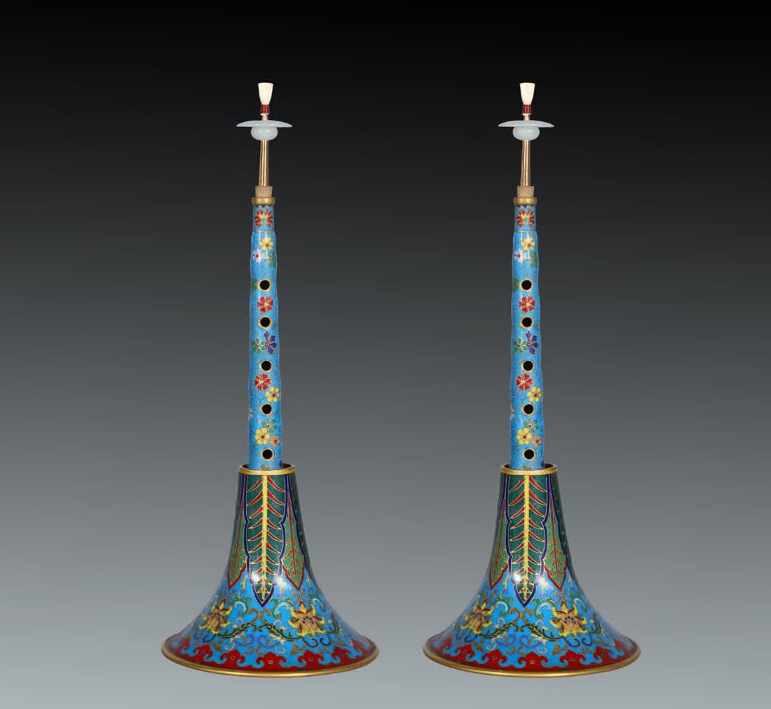 A pair of Qing Dynasty cloisonné enamel suona: A pair of cloisonné enamel suona in the Qing Dynasty SIZE: Height 48 cm, Width 14 cm (The Dimensions Of All Batches Are Manually Measured.If You Need More Detailed Information, Please Contact