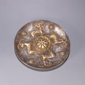 A silver-gilt sheep appreciation plate