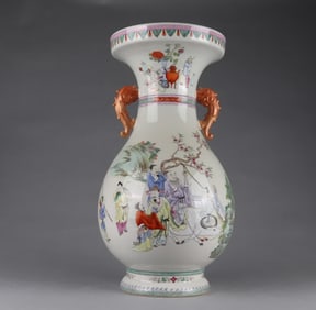 A loquat bottle of Qing Qianlong pastel character story