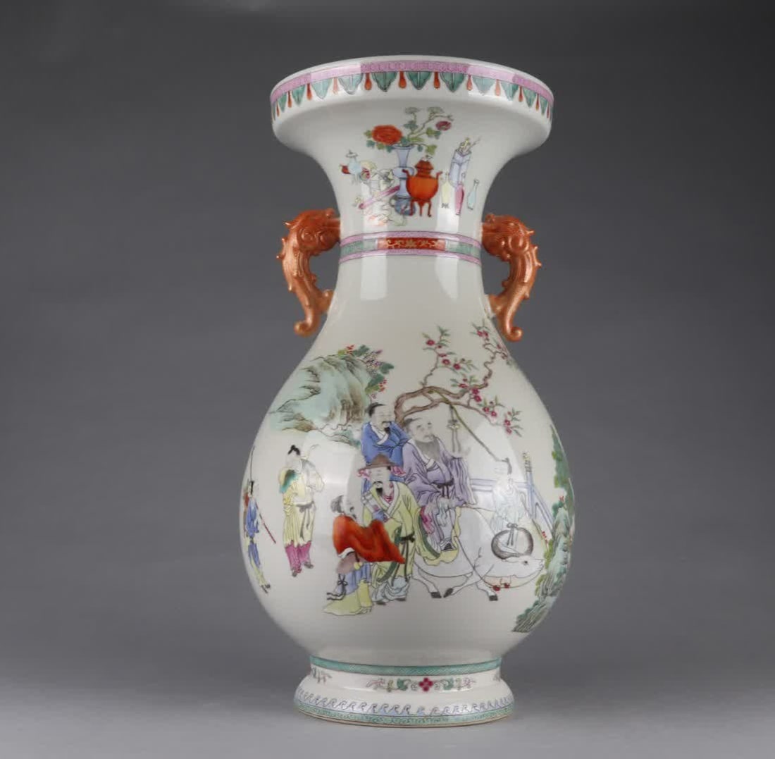 A loquat bottle of Qing Qianlong pastel character story: Qing Qianlong pastel character story loquat bottle SIZE: Height 42.2cm Belly diameter 26cm (The Dimensions Of All Batches Are Manually Measured.If You Need More Detailed Information, Please