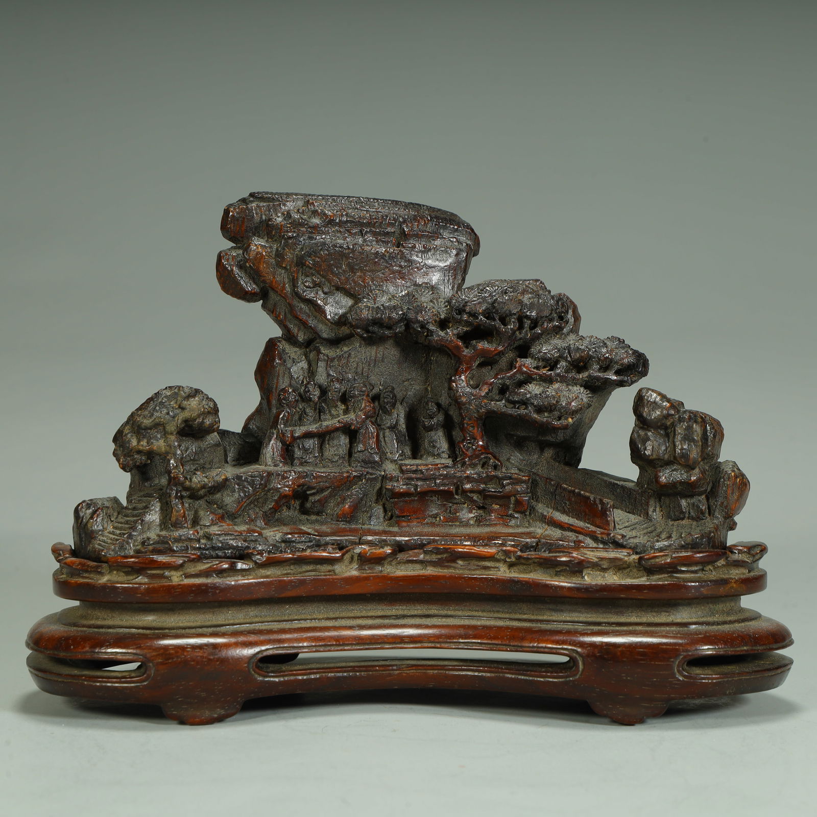 Qing Dynasty bamboo root carving landscape figure ornament: Qing Dynasty bamboo root carving landscape figure ornament Total height 11cm Length 16cm Width 7cm Total weight 210g (The Dimensions Of All Batches Are Manually Measured.If You Need More Detailed Info