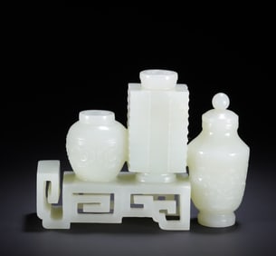 A Qing Dynasty Hetian jade ancient ornament