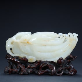 Qing Dynasty Hetian jade Buddha hand ornament