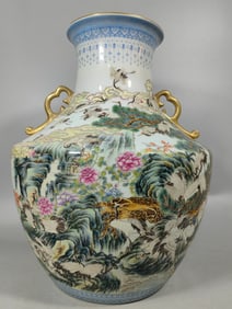 A large bottle of Qing Dynasty enamel color Heshou Tongchun